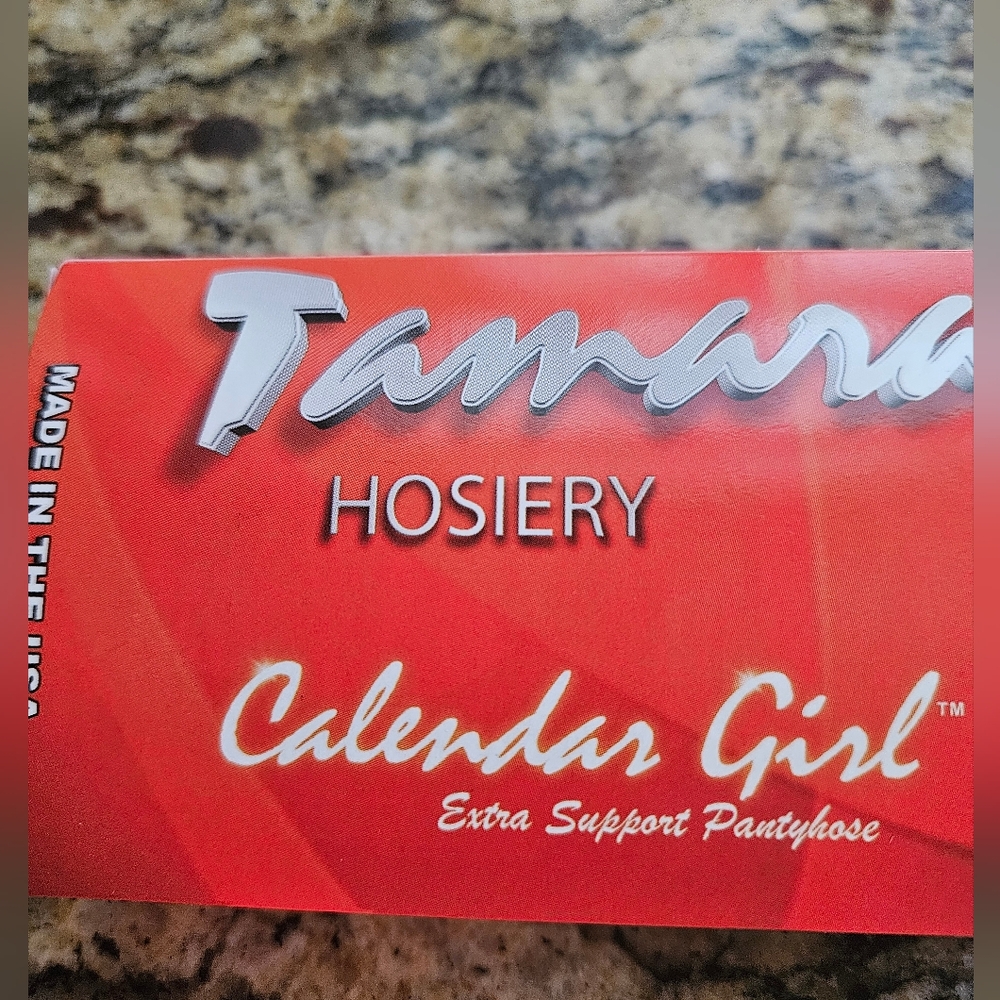 New In Box Hooters Pantyhose Open Toe light Suntan c long